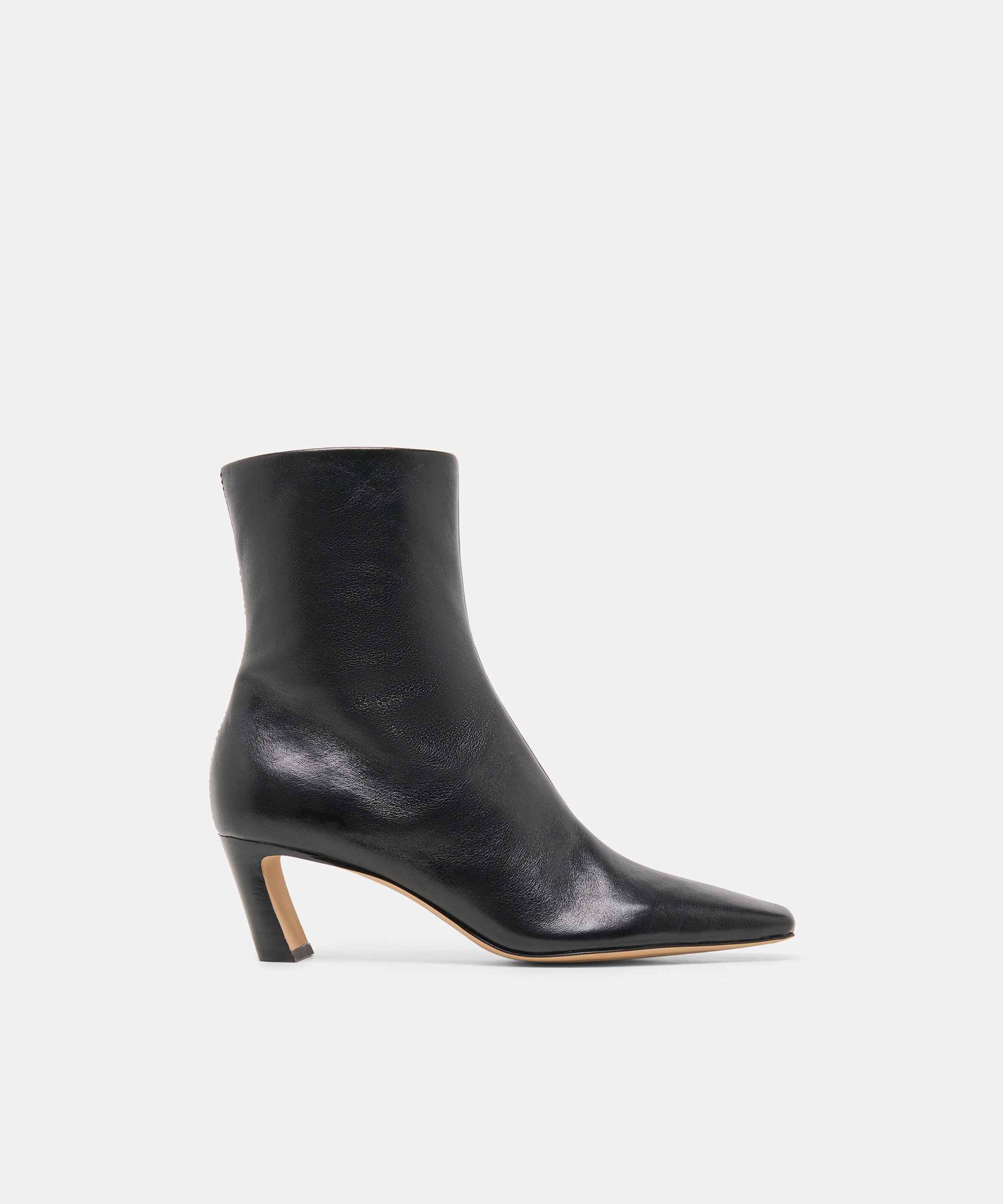 DOLCEVITA-BOOT_NESLY_BLACKLEATHER-02_c19eb2e2-6c76-46a1-a254-ad81dd1ab07f